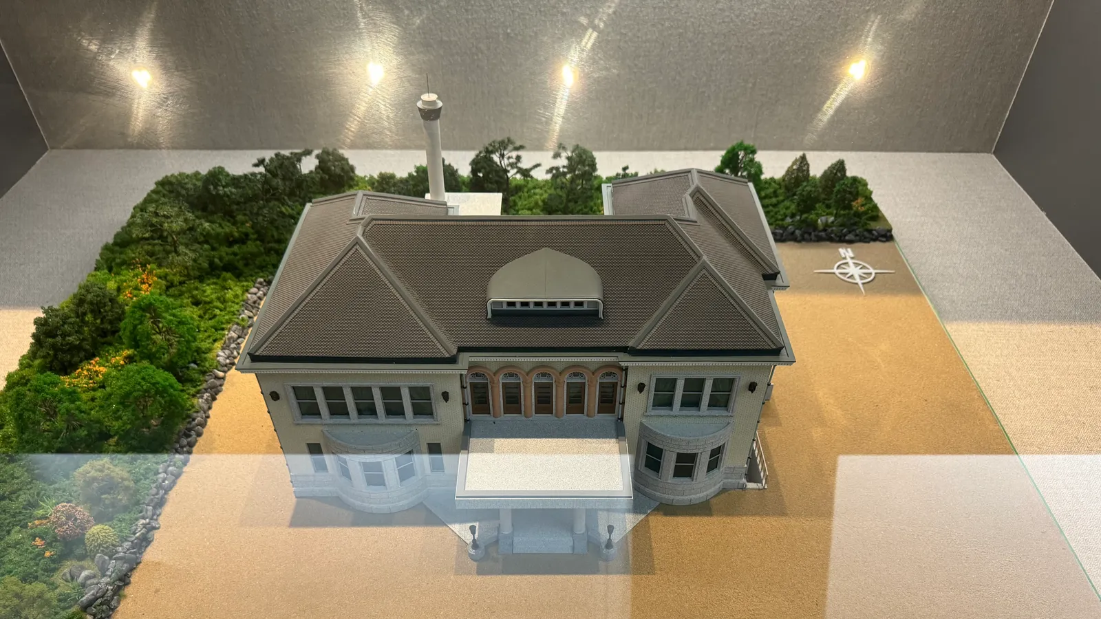 Echoes of Assassinations: Visiting Gyeonggyojang on a Historic Morning